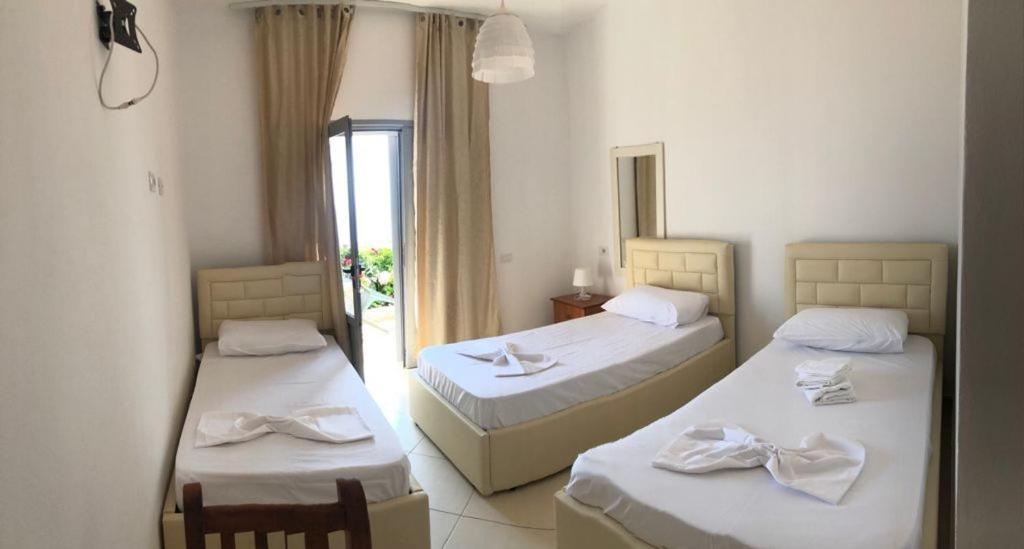 Bluflest Bed & Breakfast Dhermi Ngoại thất bức ảnh