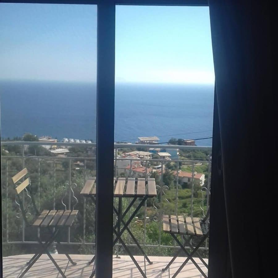 Bluflest Bed & Breakfast Dhermi Ngoại thất bức ảnh